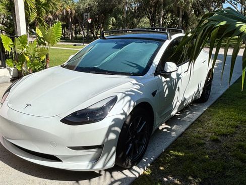 Used 2023 Tesla Model 3 Standard Range image 12