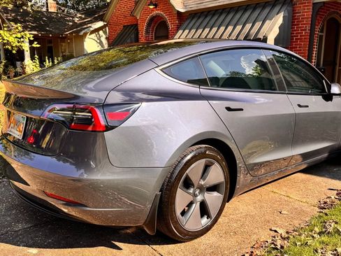 Used 2023 Tesla Model 3 Standard Range image 8