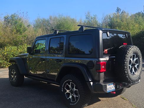 Used 2021 Jeep Wrangler Unlimited Rubicon image 4