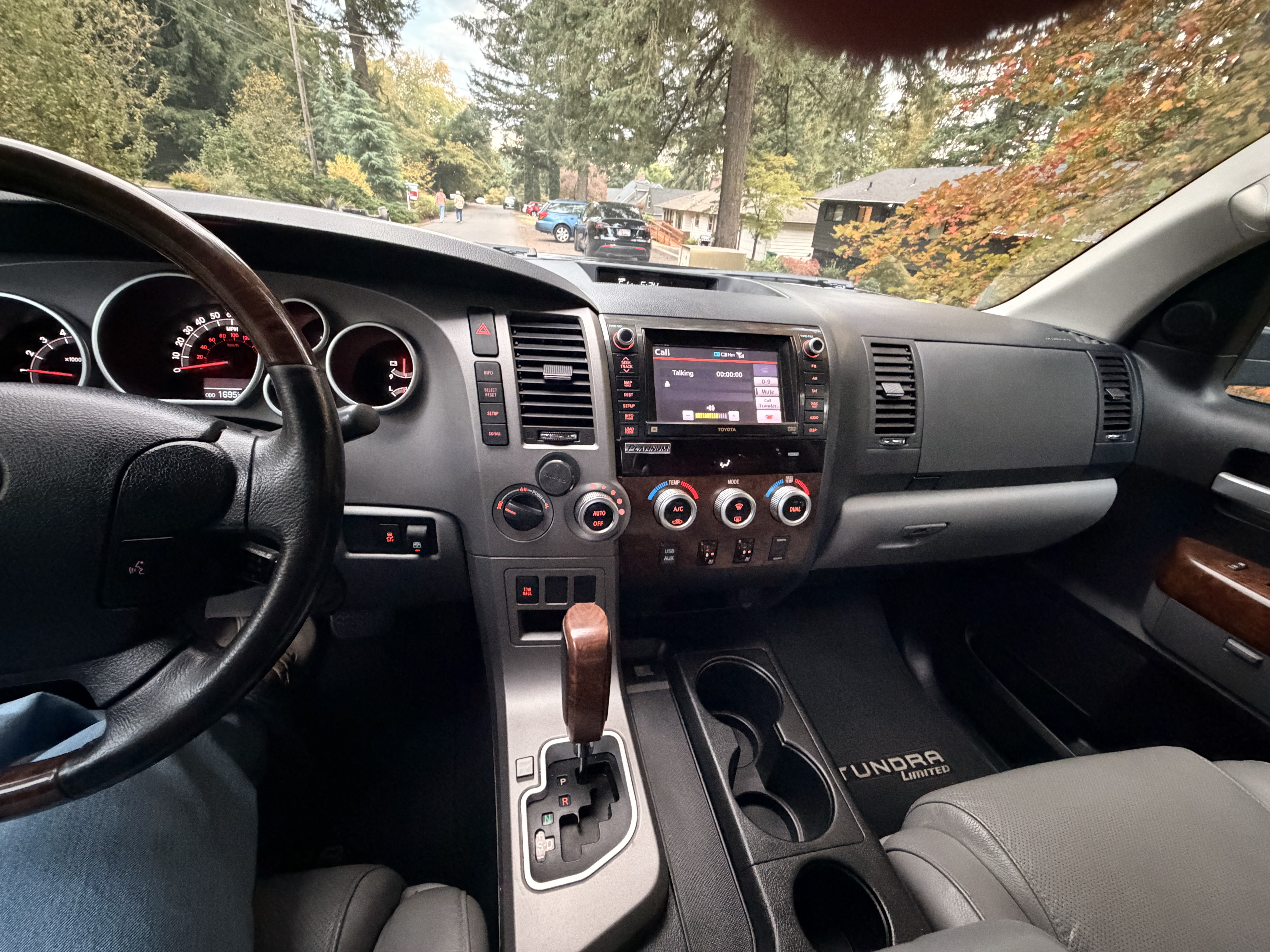 Used 2013 Toyota Tundra Platinum AWD/4WD image 18