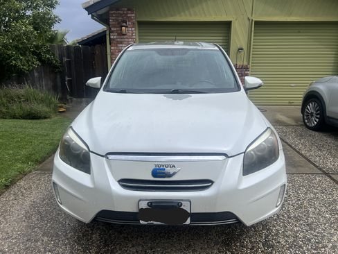 Used 2013 Toyota RAV4 EV image 6