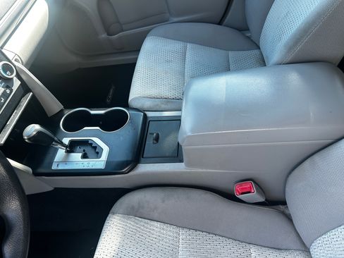 Used 2014 Toyota Camry LE image 8