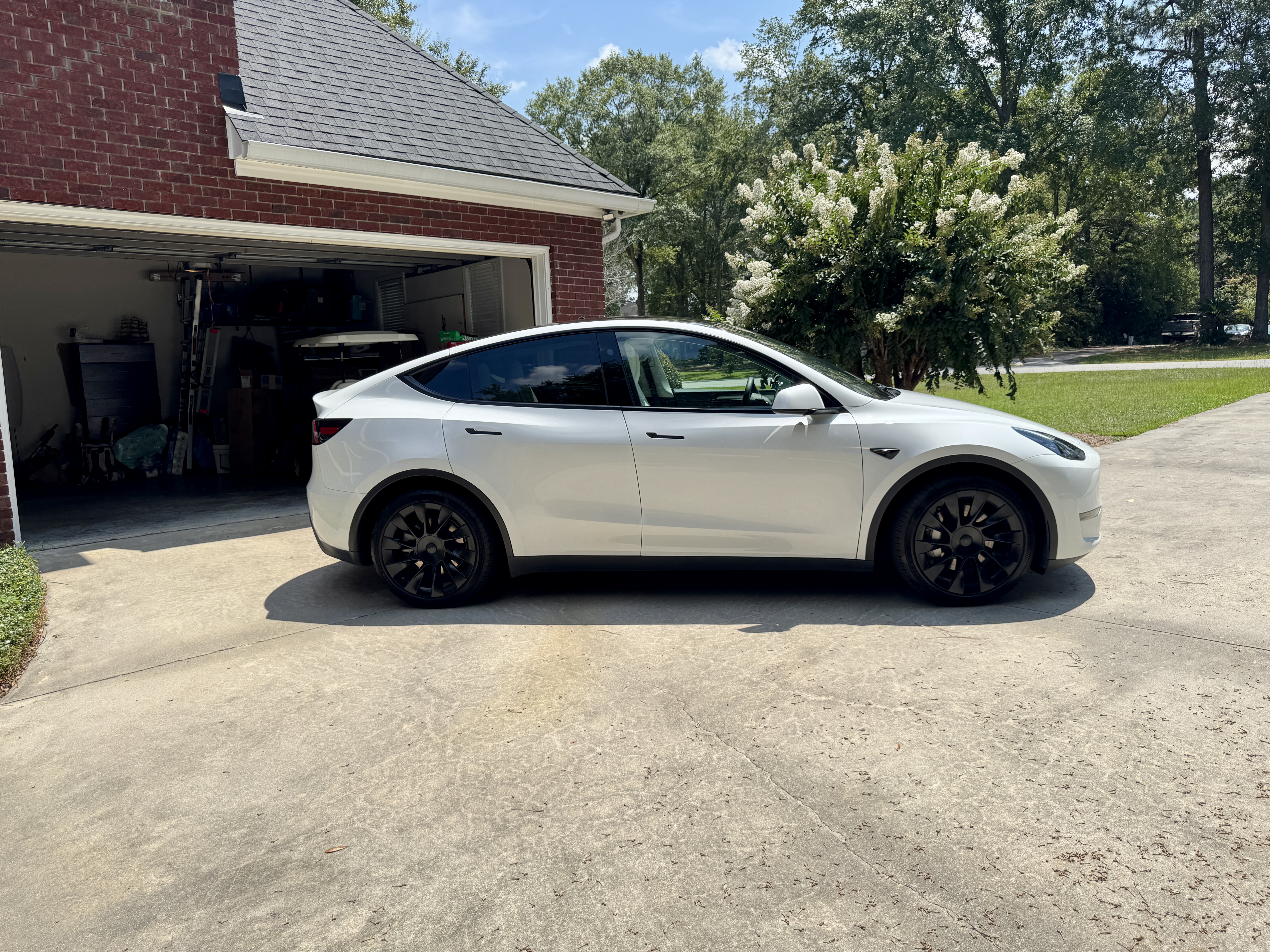 Used 2023 Tesla Model Y Long Range AWD/4WD image 14