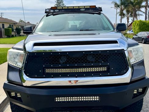 Used 2017 Toyota Tundra SR5 w/ TRD Off Road Package AWD/4WD image 4