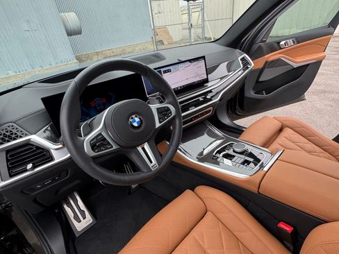 Used 2025 BMW X5 M60i w/ Climate Comfort Package image 11