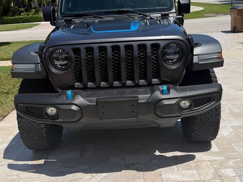 Used 2022 Jeep Wrangler Unlimited Rubicon 4xe AWD/4WD image 8