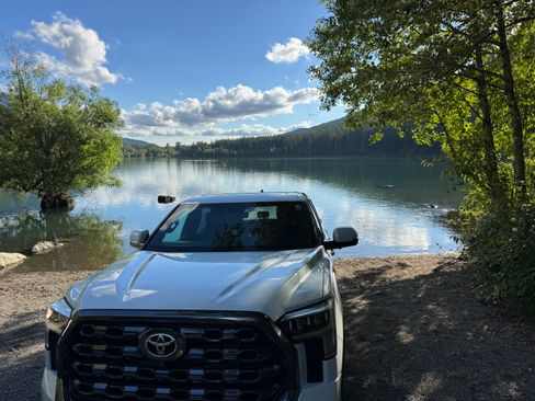 Used 2022 Toyota Tundra Platinum AWD/4WD image 6
