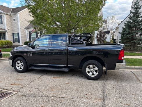 Used 2018 RAM 1500 ST w/ SXT Appearance Group AWD/4WD image 1