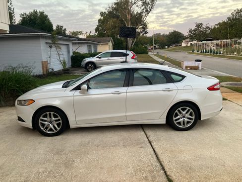 Used 2014 Ford Fusion SE image 5