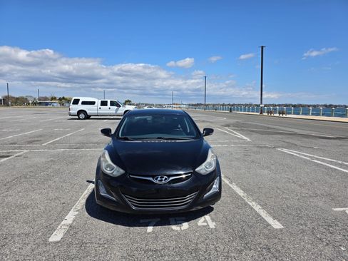 Used 2015 Hyundai Elantra Limited FWD image 2