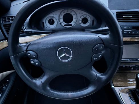 Used 2008 Mercedes-Benz E 550 Sedan image 9