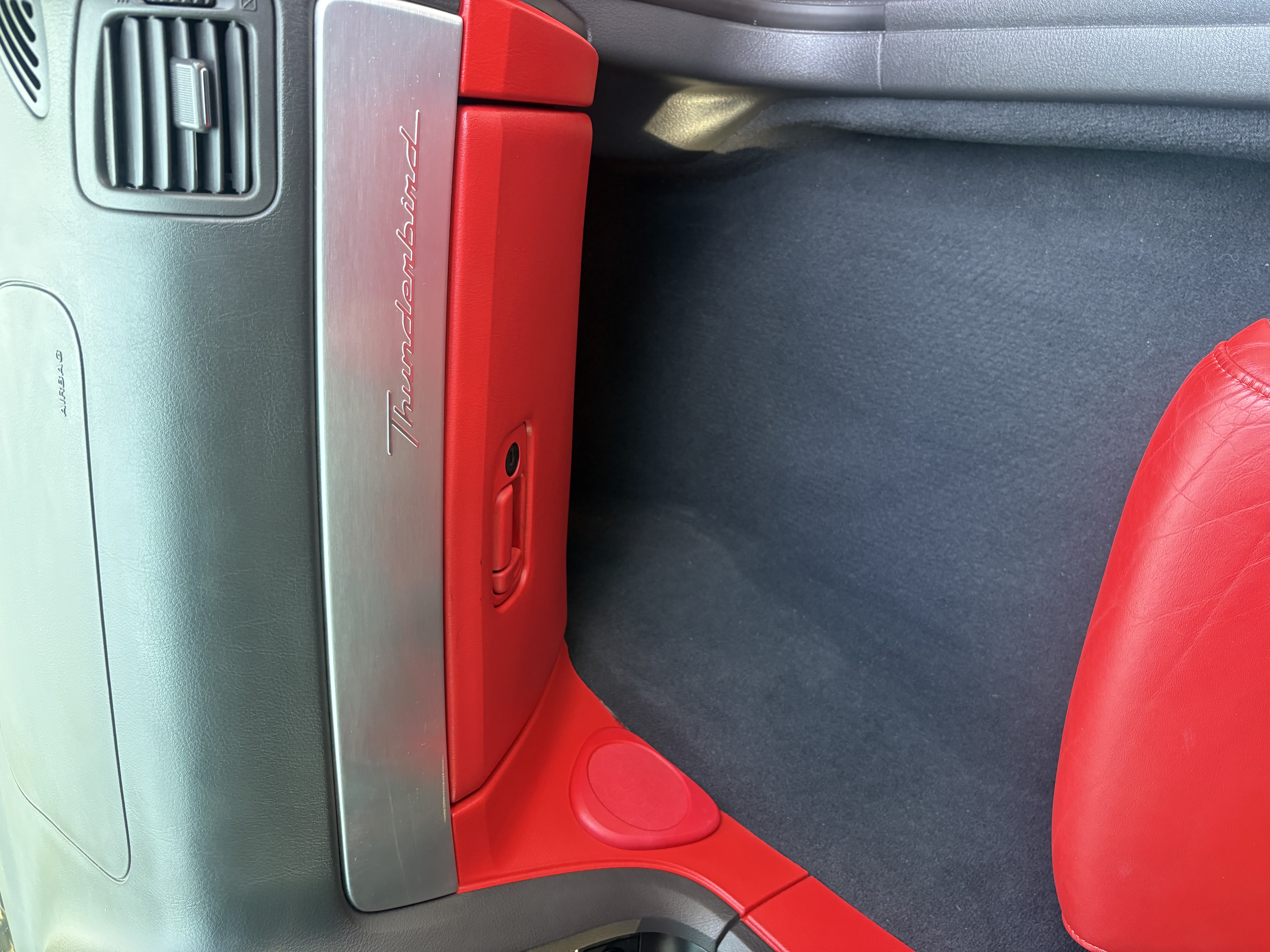 Used 2002 Ford Thunderbird RWD image 19
