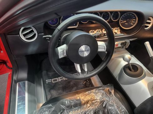 Used 2005 Ford GT image 17