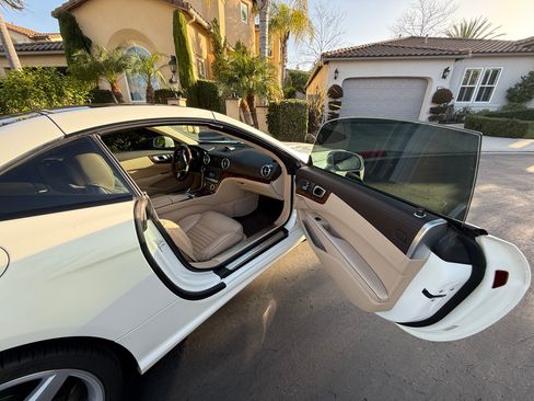 Used 2014 Mercedes-Benz SL 550 image 10