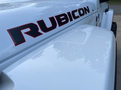 Used 2023 Jeep Wrangler Rubicon w/ Cold Weather Group AWD/4WD image 20