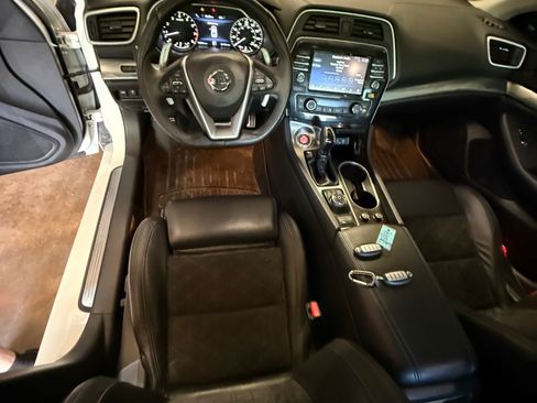 Used 2017 Nissan Maxima SR FWD image 16