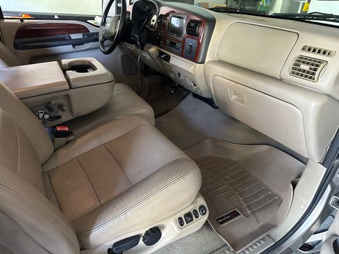 Used 2006 Ford F350 Lariat AWD/4WD image 13