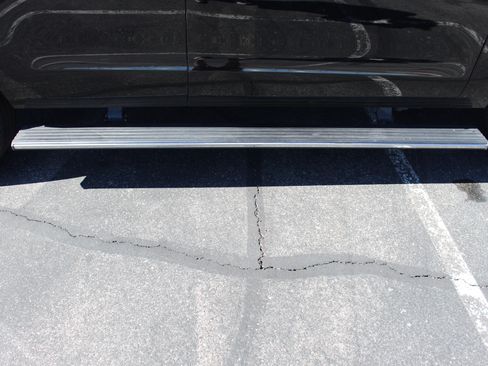 Used 2018 Ford Expedition Limited w/ Equipment Group 302A image 29