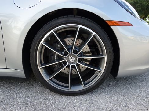Used 2023 Porsche 911 Carrera image 17
