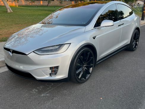 Used 2017 Tesla Model X 75D image 8