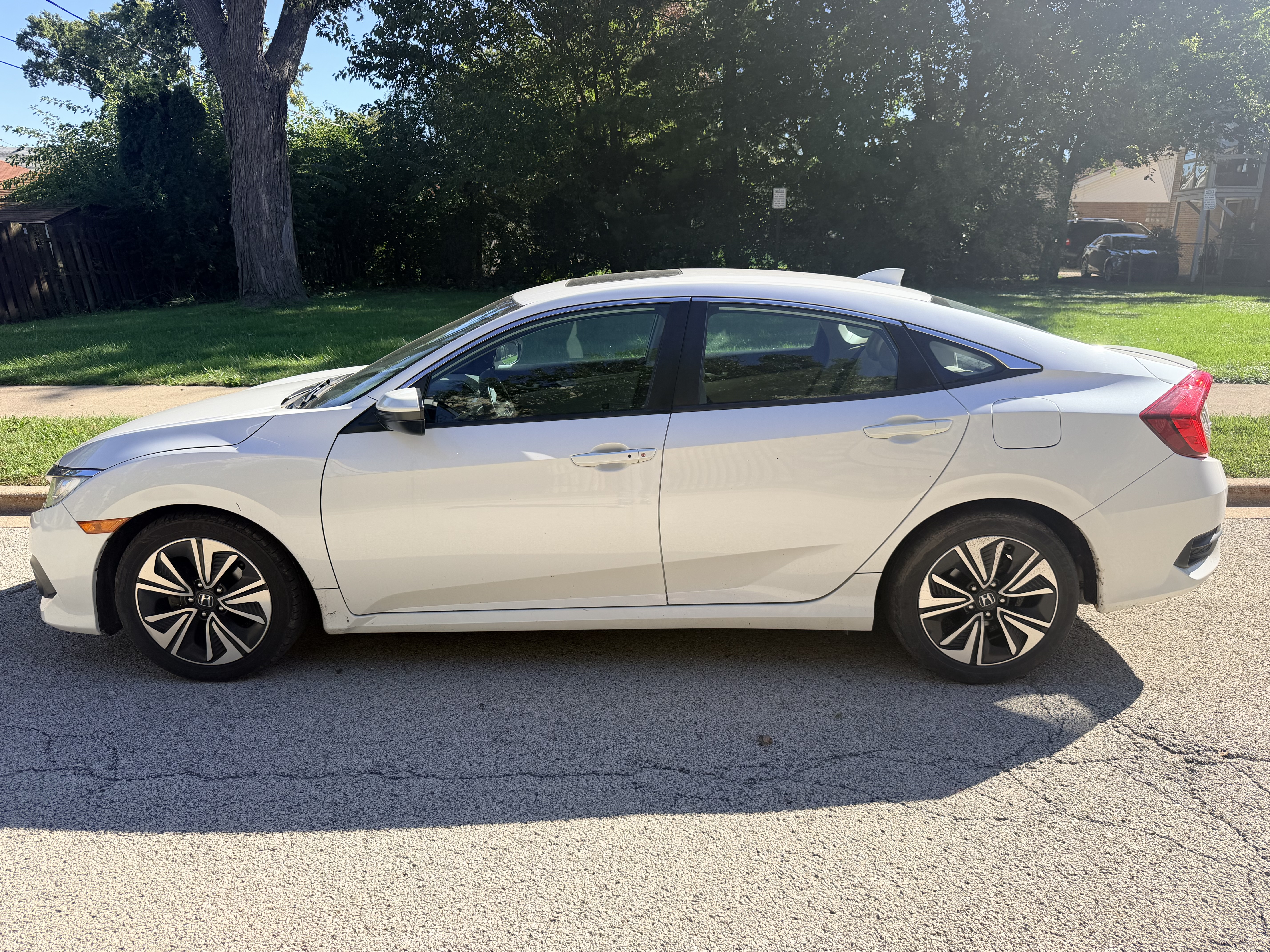 Used 2016 Honda Civic EX-T image 4