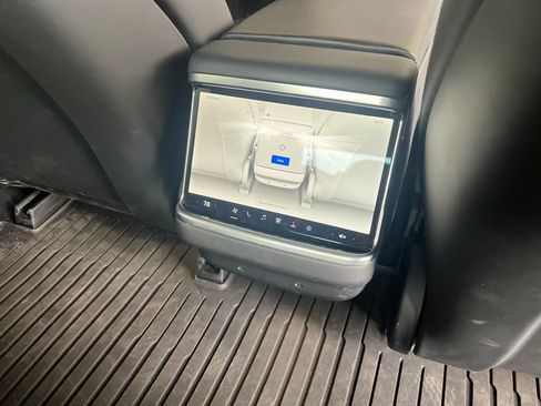 Used 2023 Tesla Model S Plaid image 13