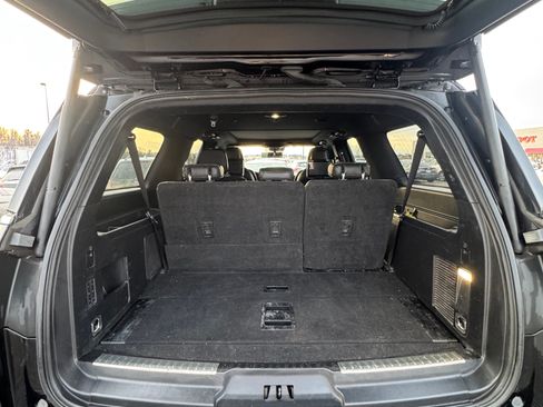 Used 2018 Lincoln Navigator L Reserve w/ Technology Package image 8