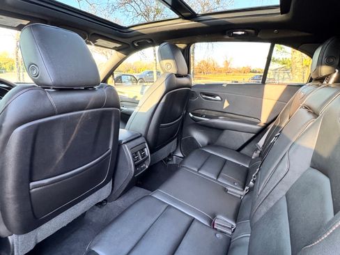 Used 2019 Cadillac XT4 Sport w/ Cold Weather Package FWD image 12