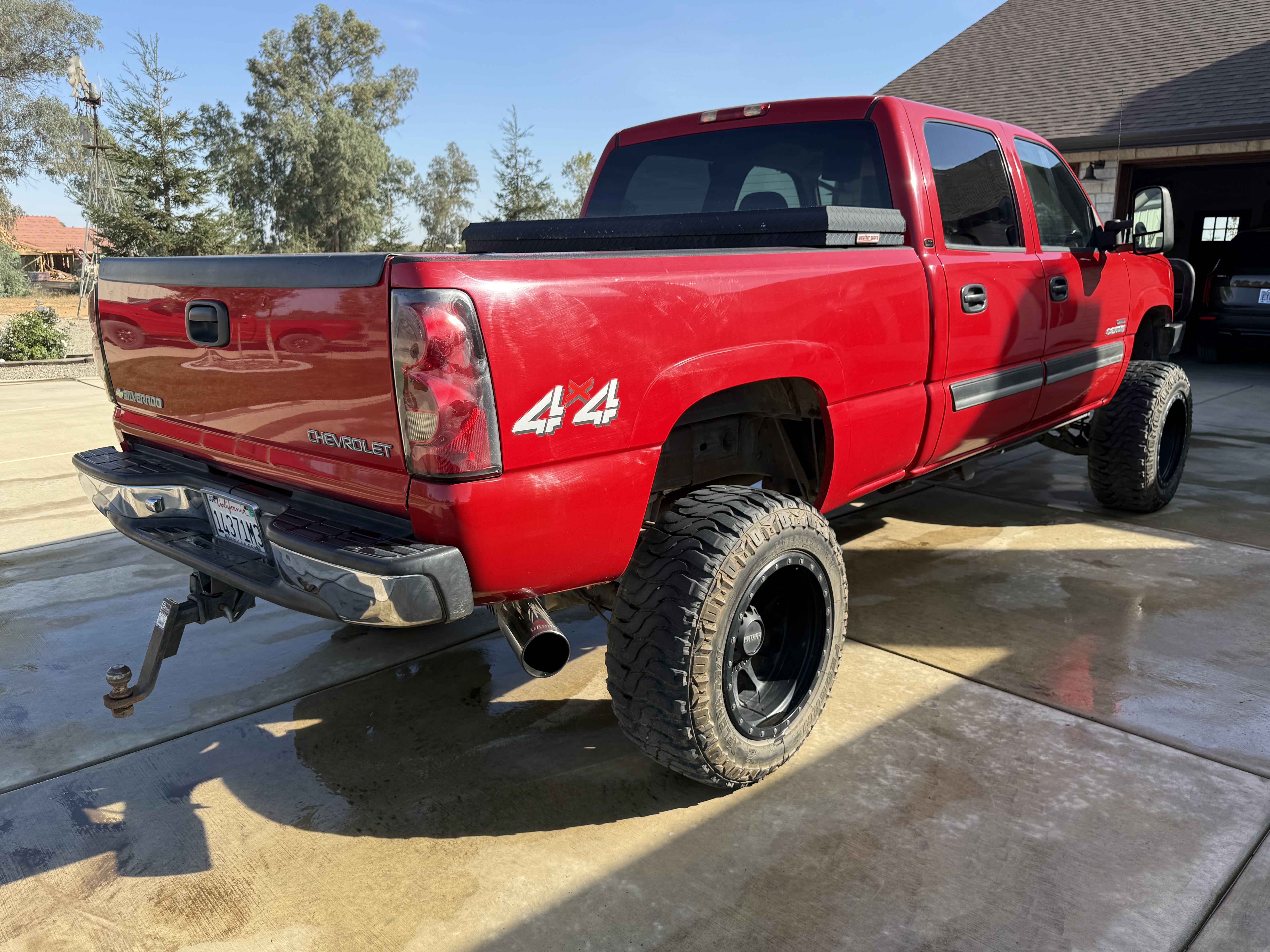 Used 2005 Chevrolet Silverado 2500 LT w/ Heavy-Duty Power Package AWD/4WD image 6