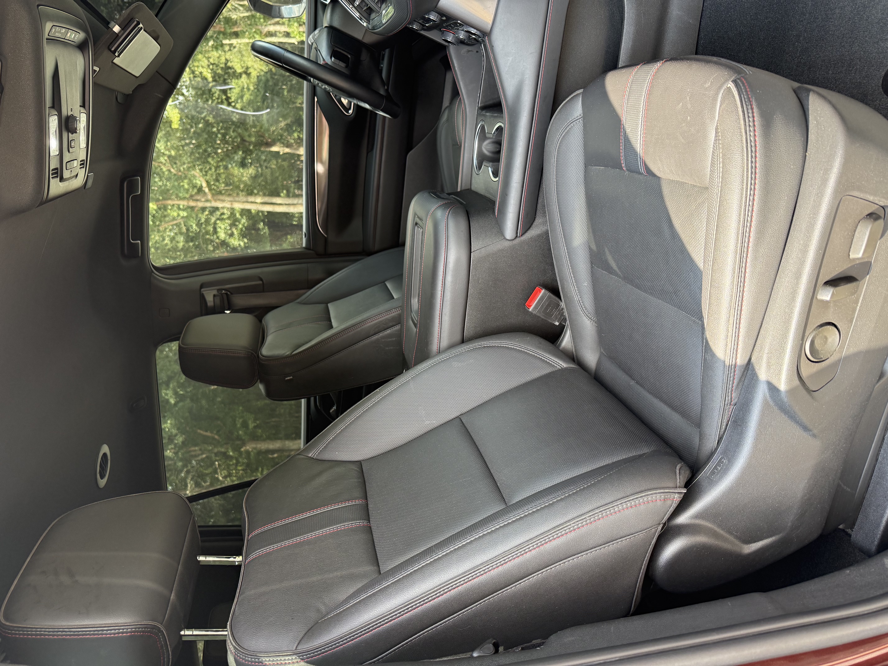 Used 2023 Chevrolet Tahoe RST RWD image 13