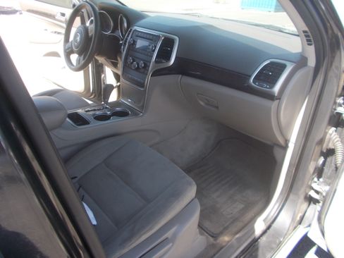 Used 2011 Jeep Grand Cherokee Laredo image 8