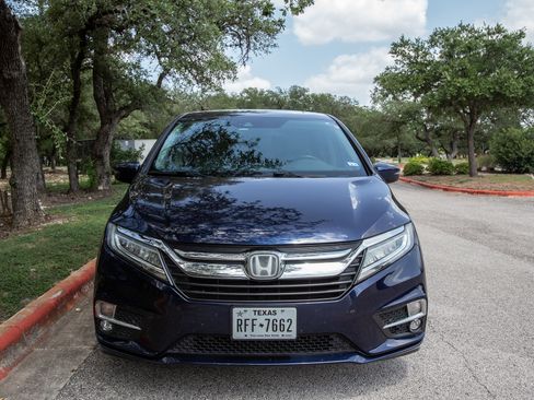 Used 2018 Honda Odyssey Elite image 2