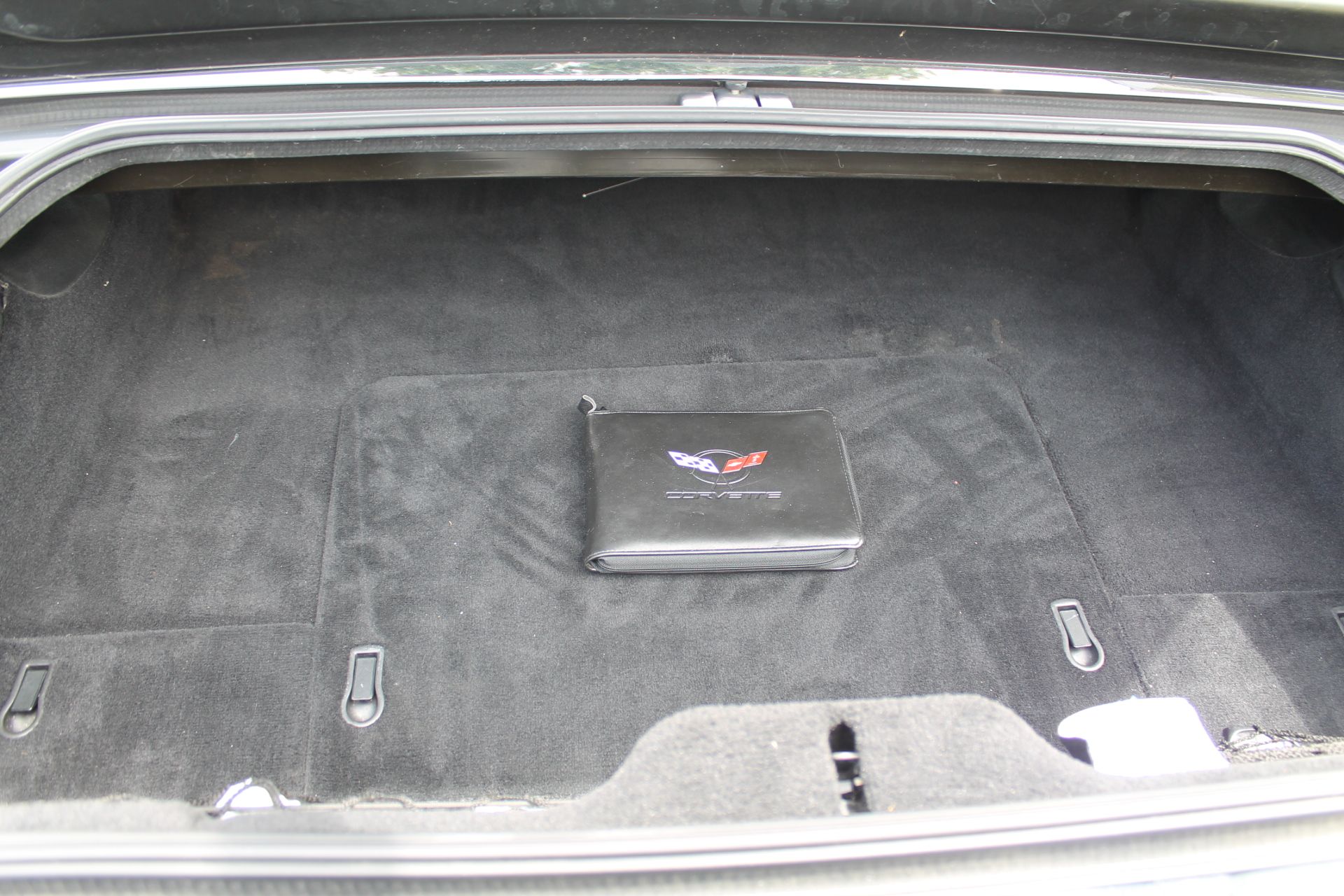 Used 2000 Chevrolet Corvette Convertible w/ Memory Pkg RWD image 8