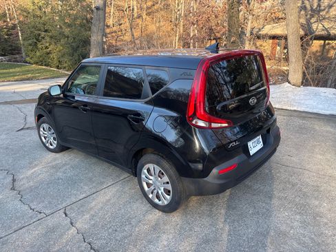 Used 2020 Kia Soul LX image 8
