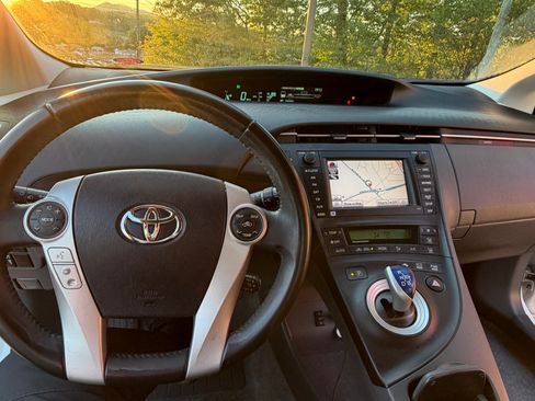 Used 2010 Toyota Prius Three image 17