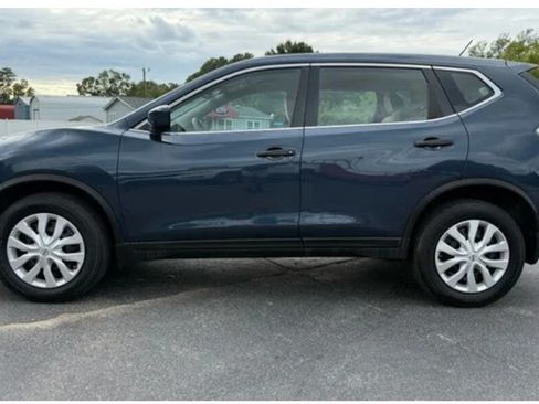 Used 2016 Nissan Rogue S image 4