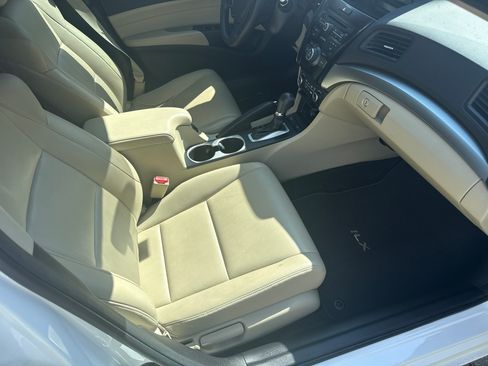 Used 2017 Acura ILX image 9