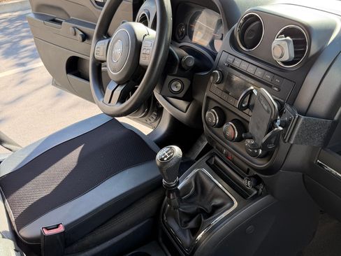 Used 2014 Jeep Patriot Sport FWD image 14
