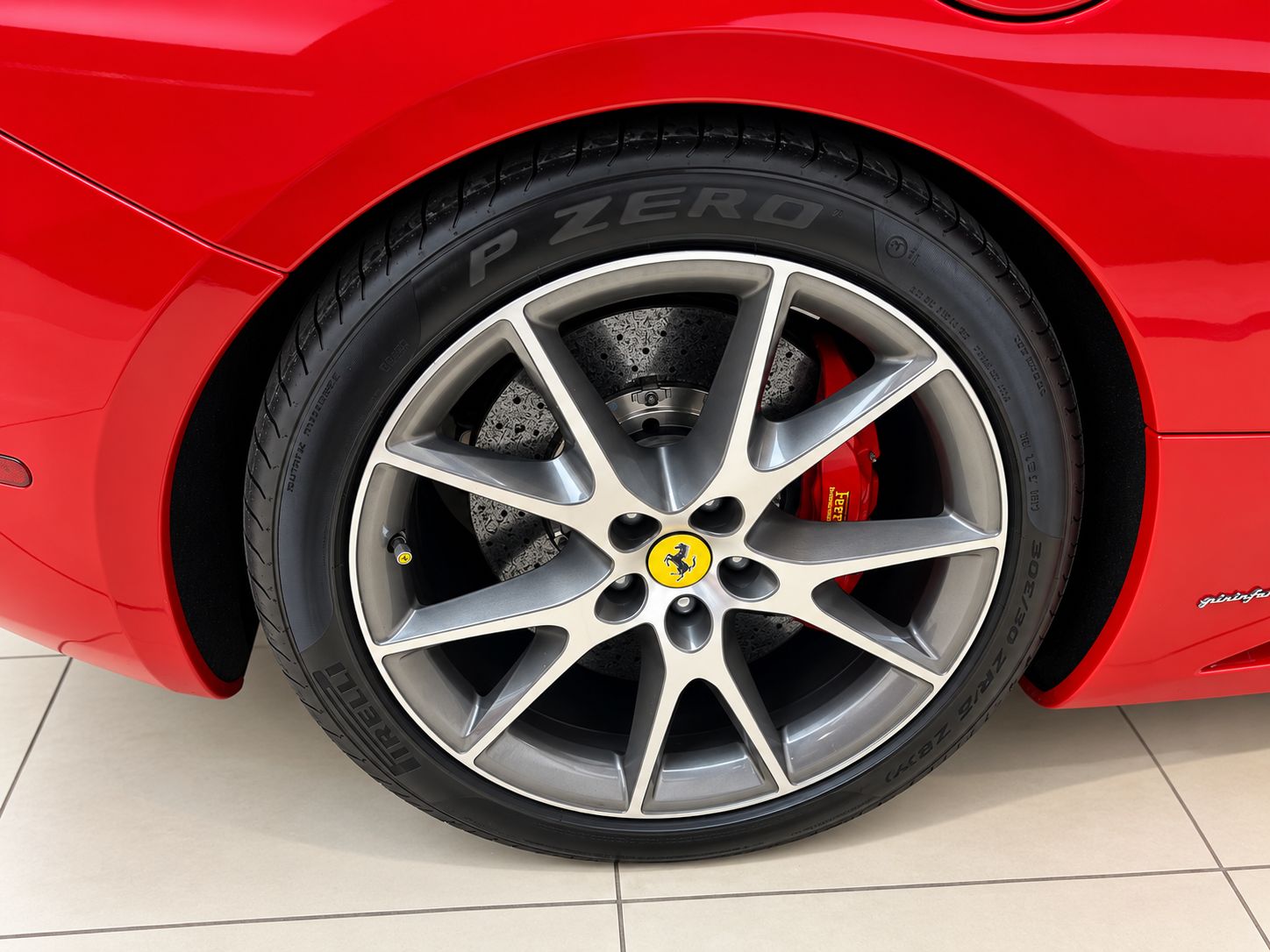 Used 2012 Ferrari California RWD image 27