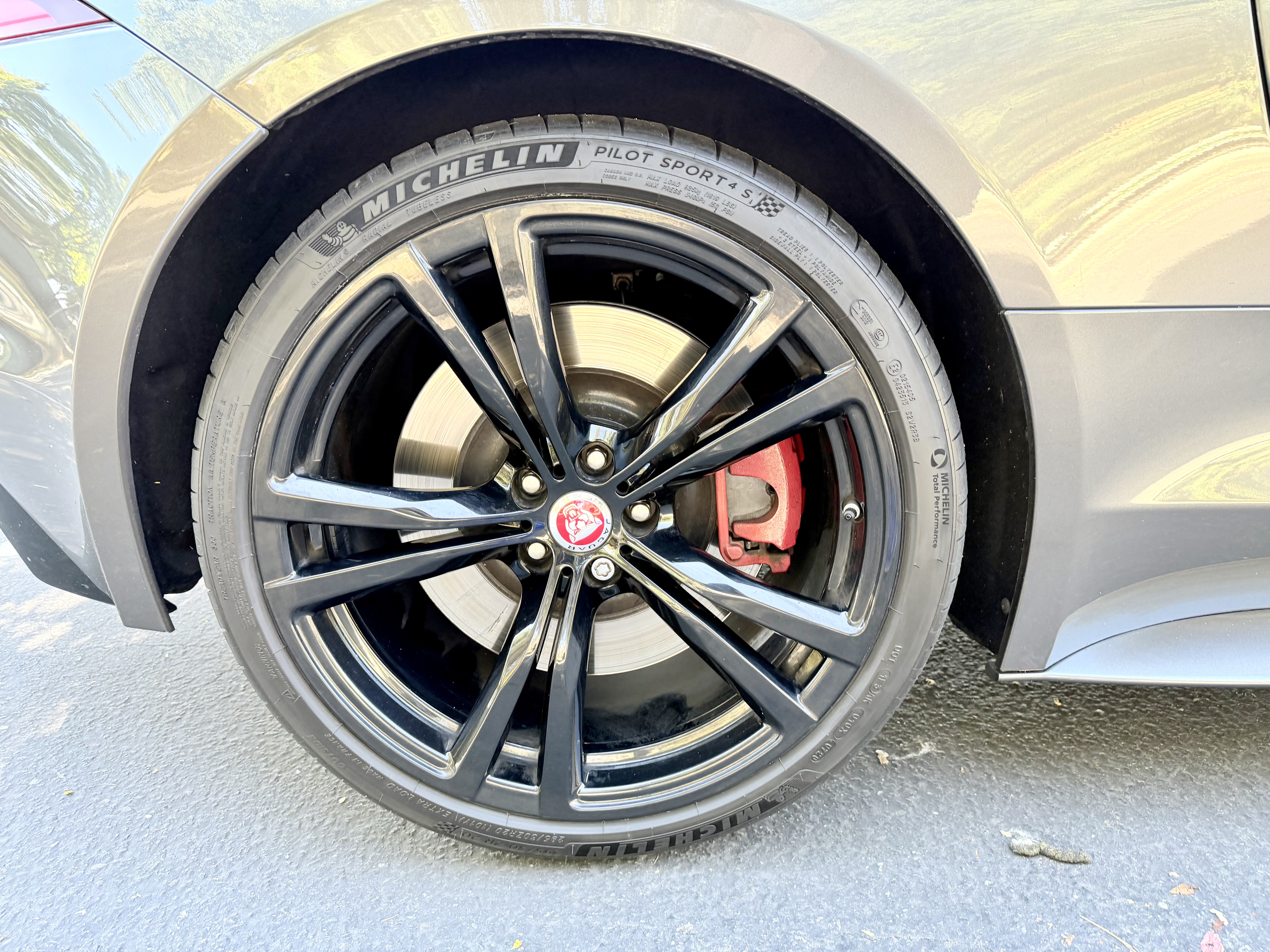 Used 2016 Jaguar F-TYPE R AWD/4WD image 25