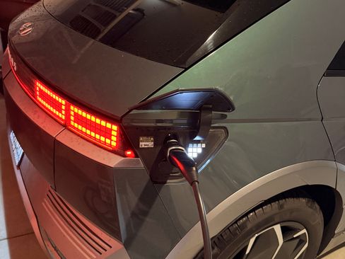 Used 2024 Hyundai Ioniq 5 Limited image 10