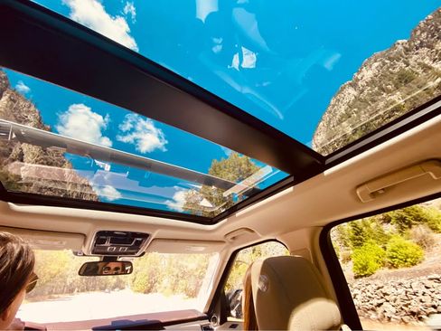 Used 2016 Land Rover Range Rover Sport HSE image 10