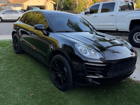 Used 2018 Porsche Macan Sport Edition AWD/4WD image 2