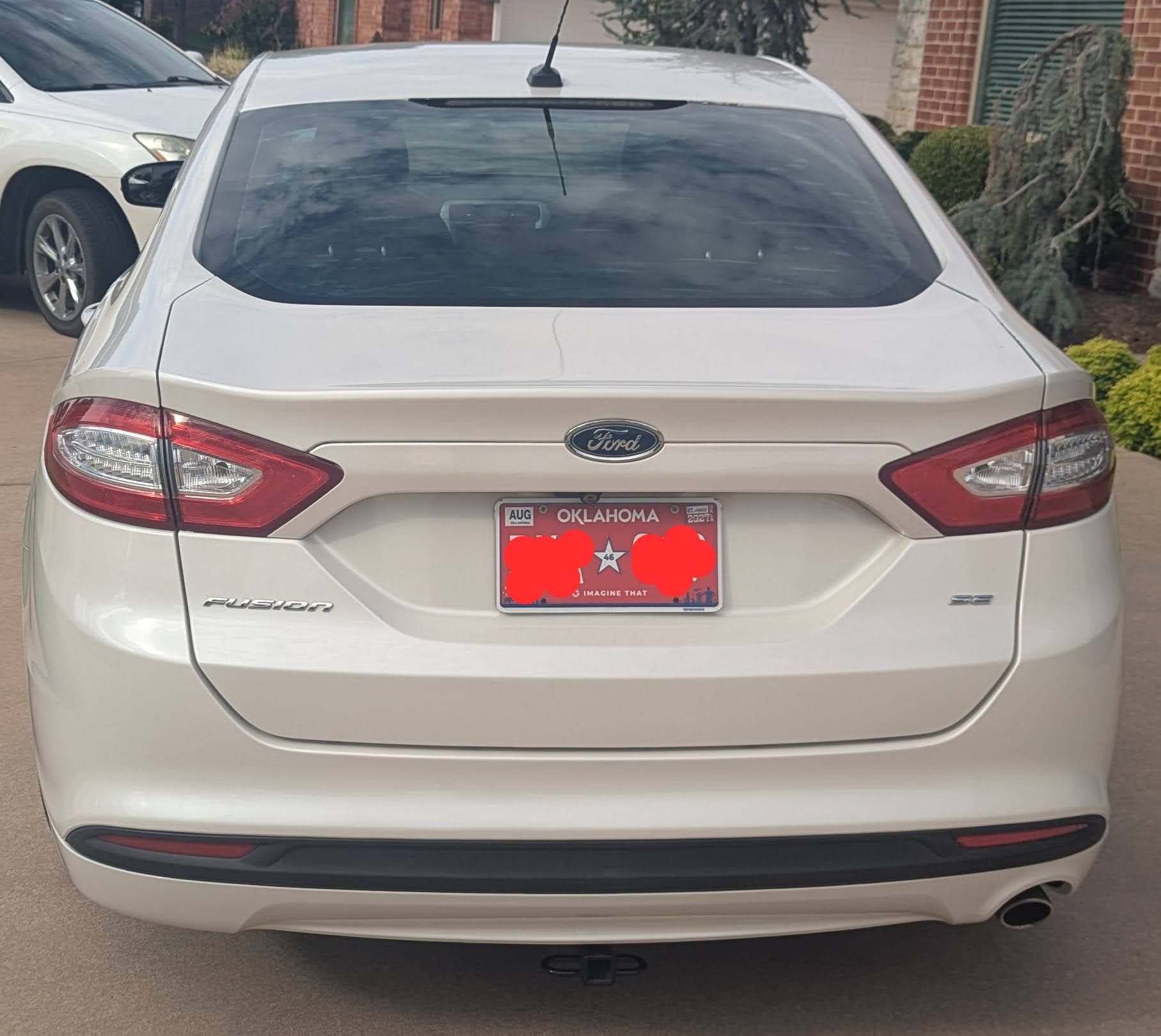 Used 2016 Ford Fusion SE FWD image 8