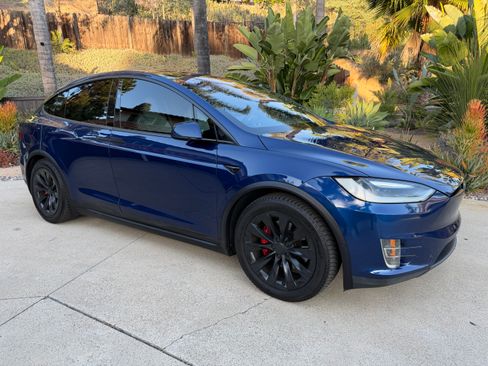 Used 2016 Tesla Model X 75D AWD/4WD image 2