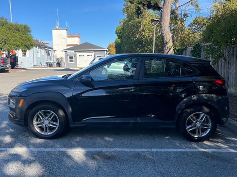 Used 2018 Hyundai Kona SE image 2