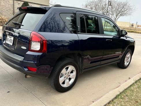 Used 2017 Jeep Compass Latitude image 5