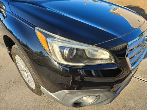 Used 2017 Subaru Outback 2.5i Premium image 10