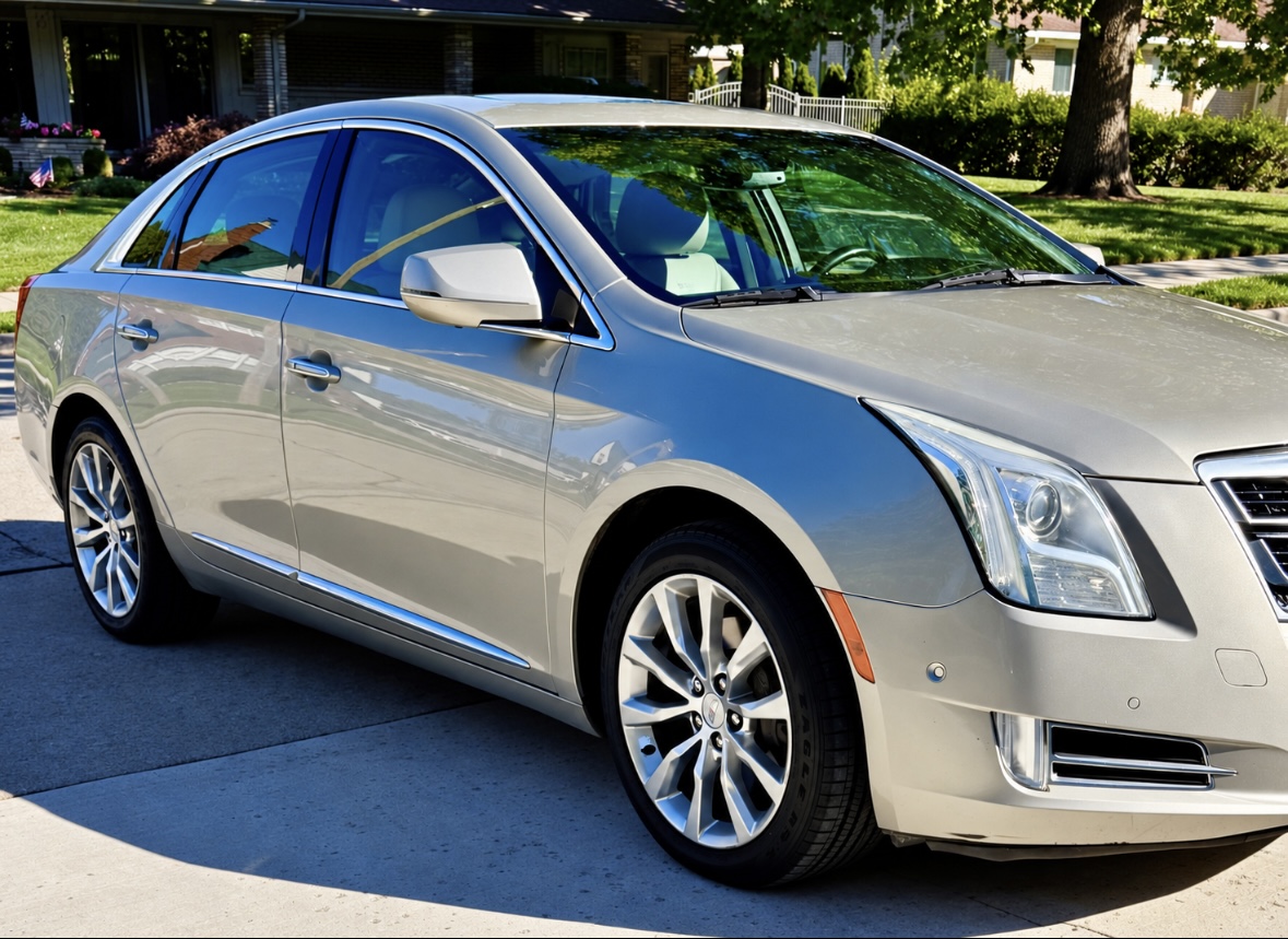 Used 2016 Cadillac XTS Luxury w/ Driver Awareness Package FWD image 5