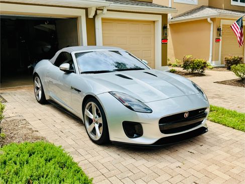Used 2019 Jaguar F-TYPE R-Dynamic RWD image 12